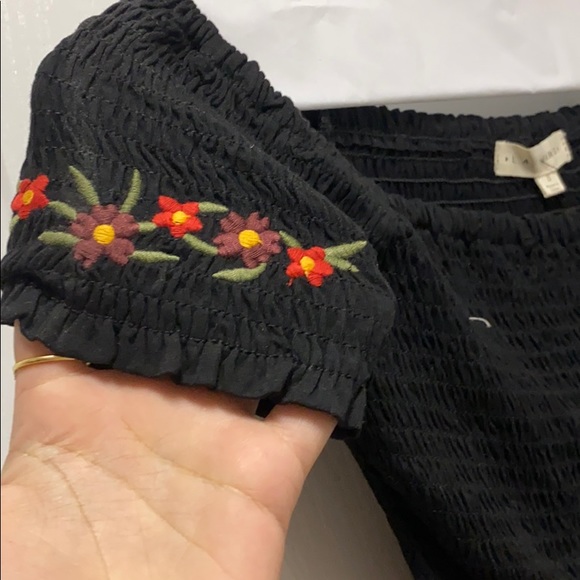 Top - Picture 2 of 3